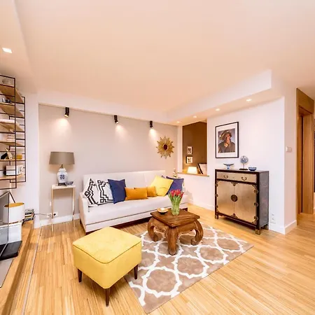 Golden With Air Condition By Your Freedom * Warsaw