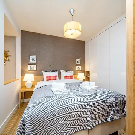 Golden With Air Condition By Your Freedom Apartment *