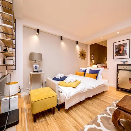 Apartment Golden With Air Condition By Your Freedom Warsaw