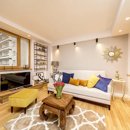 Golden With Air Condition By Your Freedom Apartman Varsó