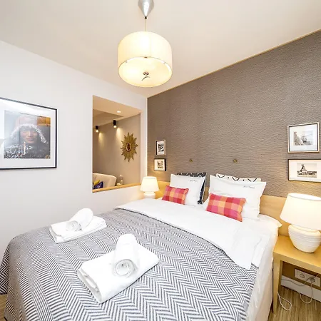 Golden With Air Condition By Your Freedom Apartamento Varsovia